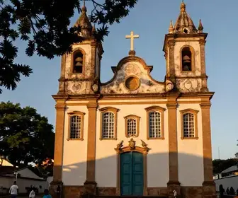 Descubra o Roteiro das Igrejas de Petrolina – Um Guia Completo de Turismo Religioso Descubra o Roteiro das Igrejas de Petrolina – Um Guia Completo de Turismo Religioso