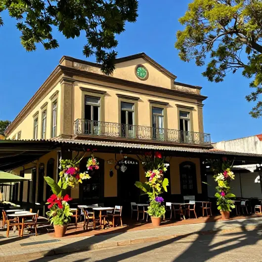 O Casarão Bar & Restaurante: Uma Experiência Culinária Inesquecível